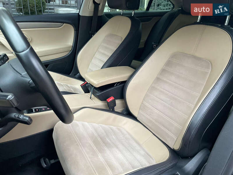 Купе Volkswagen CC / Passat CC 2013 в Києві фото 14 Купе Volkswagen CC / Passat CC 2013 в Києві