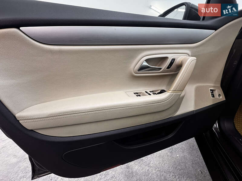 Купе Volkswagen CC / Passat CC 2013 в Виннице