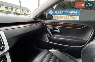 Купе Volkswagen CC / Passat CC 2011 в 