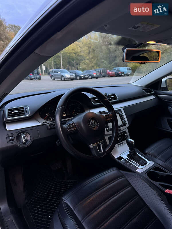 Купе Volkswagen CC / Passat CC 2011 в Чернігові