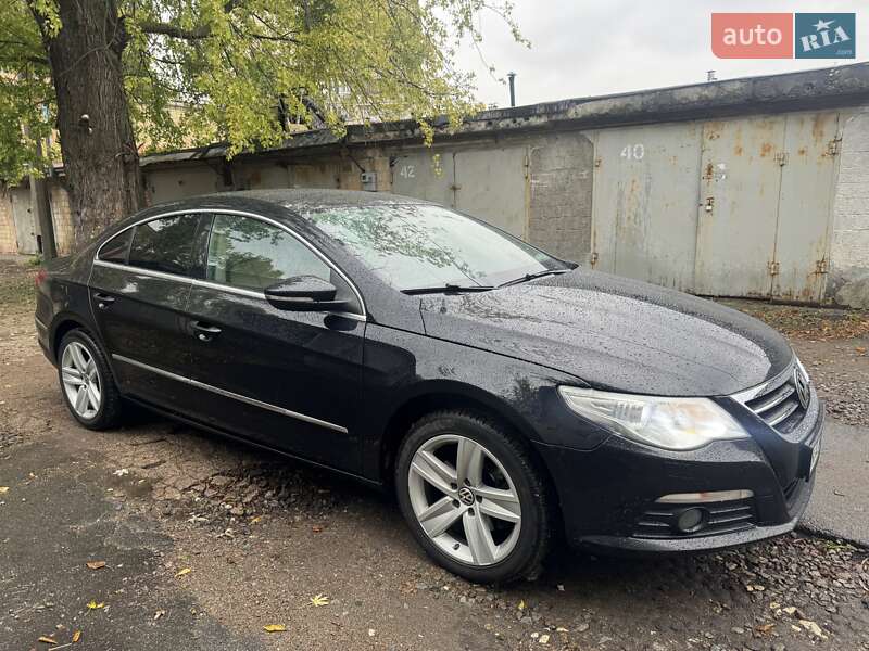 Купе Volkswagen CC / Passat CC 2011 в 