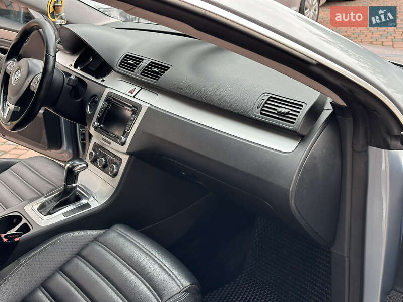 Купе Volkswagen CC / Passat CC 2010 в Івано-Франківську