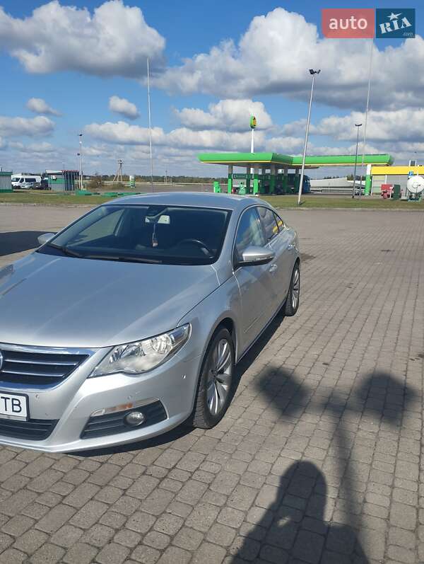 Купе Volkswagen CC / Passat CC 2010 в Яворові
