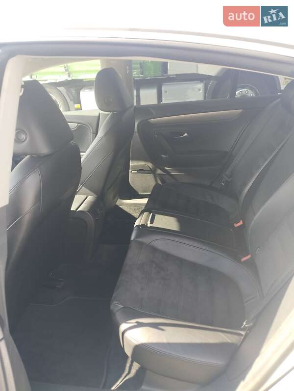 Купе Volkswagen CC / Passat CC 2010 в Яворові