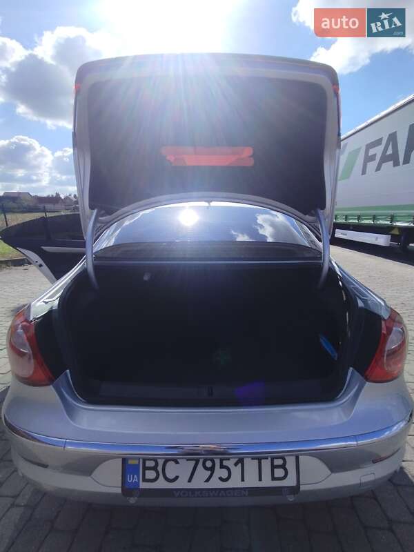 Купе Volkswagen CC / Passat CC 2010 в Яворові
