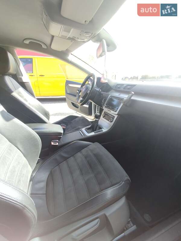 Купе Volkswagen CC / Passat CC 2010 в Яворові
