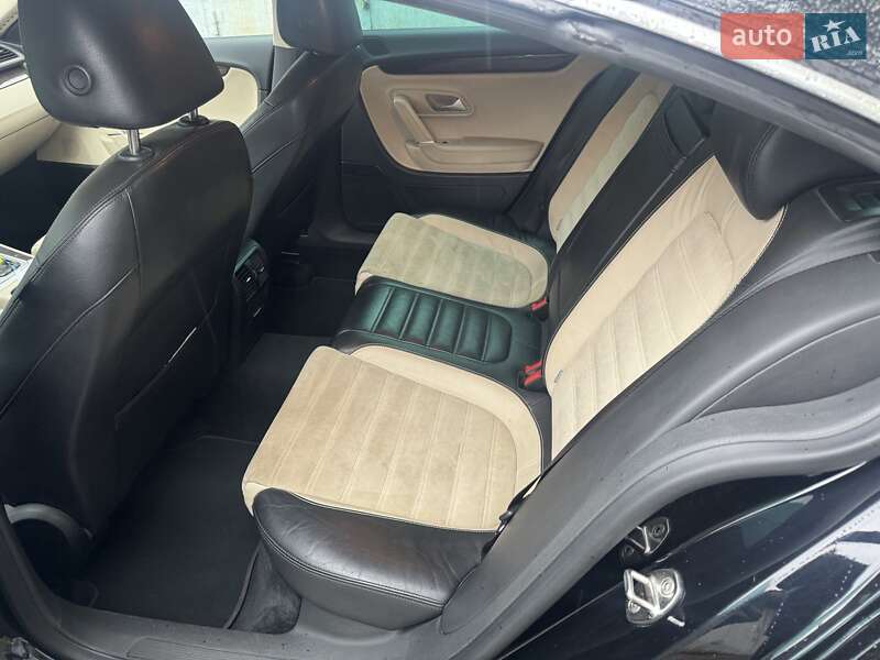 Купе Volkswagen CC / Passat CC 2011 в Киеве