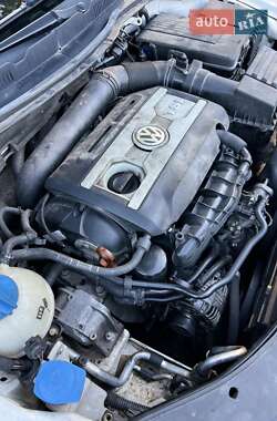 Купе Volkswagen CC / Passat CC 2011 в 
