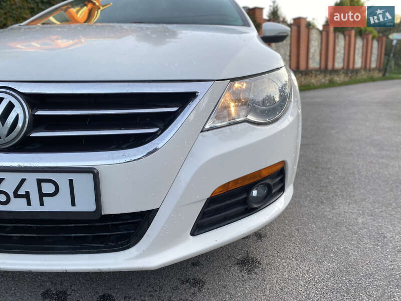 Купе Volkswagen CC / Passat CC 2010 в Виннице