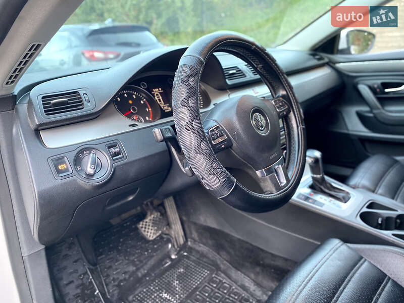 Купе Volkswagen CC / Passat CC 2010 в Виннице