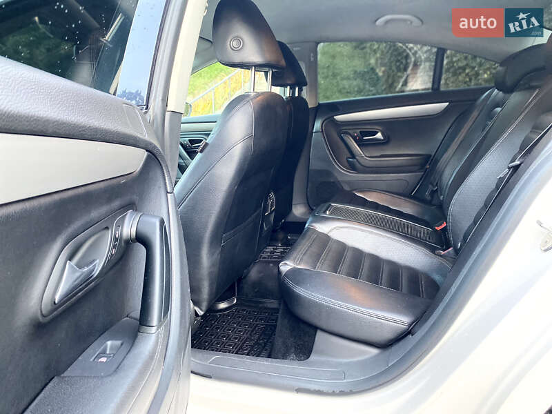 Купе Volkswagen CC / Passat CC 2010 в Виннице