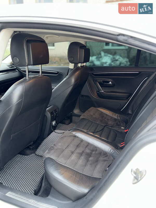 Купе Volkswagen CC / Passat CC 2013 в Радомышле
