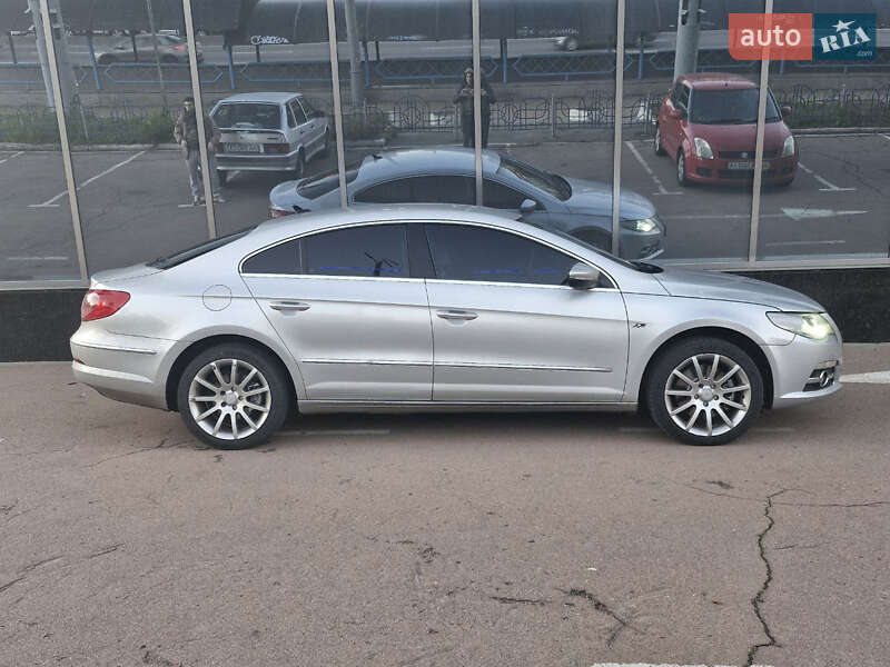 Купе Volkswagen CC / Passat CC 2011 в Киеве