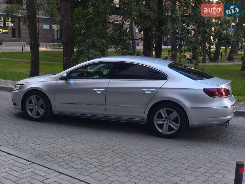 Купе Volkswagen CC / Passat CC 2014 в Киеве