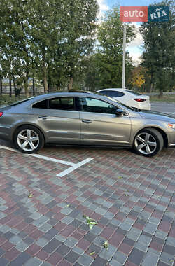 Купе Volkswagen CC / Passat CC 2011 в 