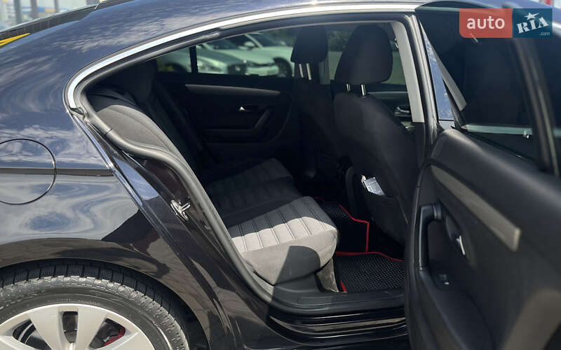 Купе Volkswagen CC / Passat CC 2011 в Мукачево