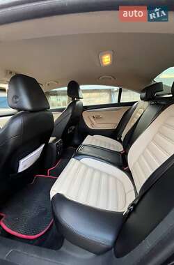 Купе Volkswagen CC / Passat CC 2011 в 