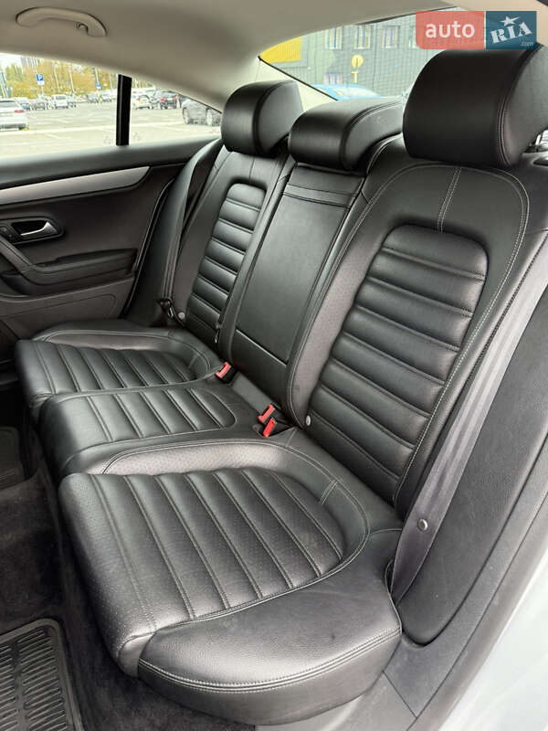 Купе Volkswagen CC / Passat CC 2014 в Києві