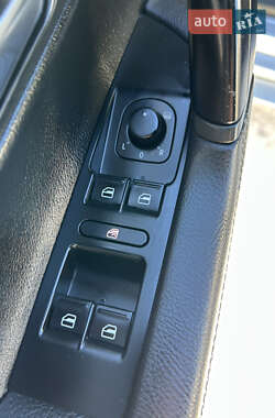 Купе Volkswagen CC / Passat CC 2011 в 