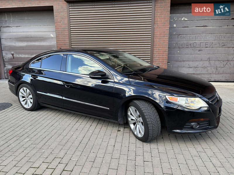 Купе Volkswagen CC / Passat CC 2011 в Львове