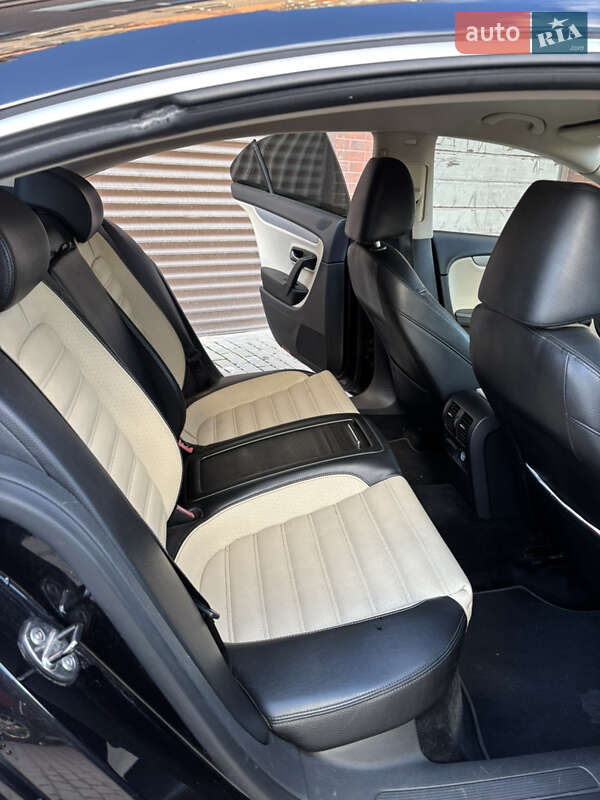 Купе Volkswagen CC / Passat CC 2011 в Львове
