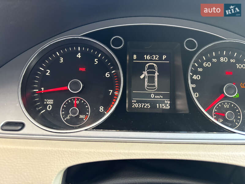 Купе Volkswagen CC / Passat CC 2011 в Львове