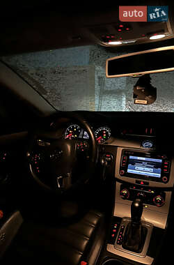 Купе Volkswagen CC / Passat CC 2011 в 