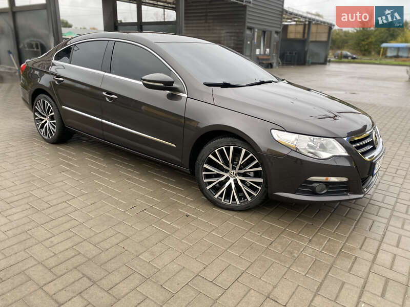 Купе Volkswagen CC / Passat CC 2008 в Умані