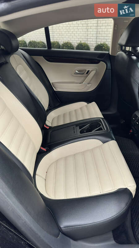 Купе Volkswagen CC / Passat CC 2011 в Смілі