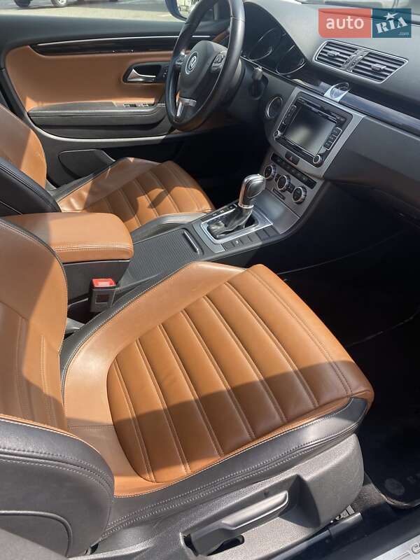 Купе Volkswagen CC / Passat CC 2013 в Киеве