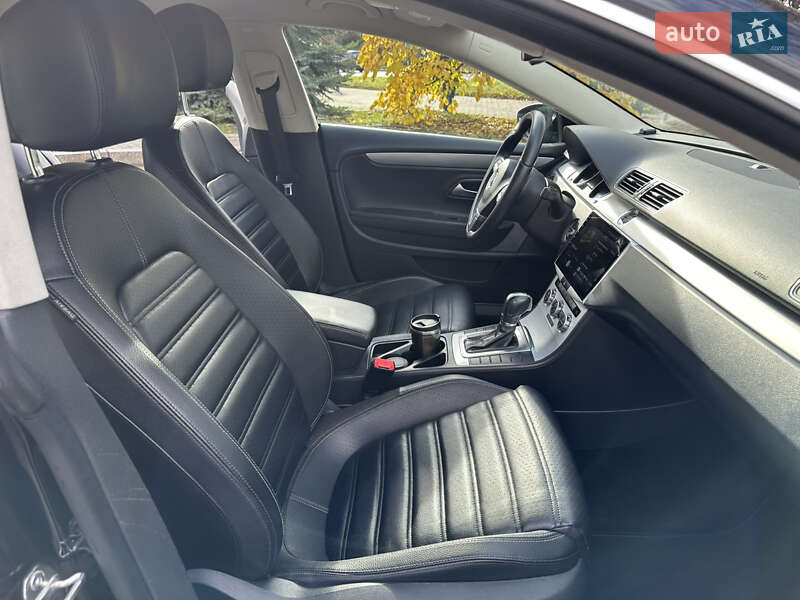 Купе Volkswagen CC / Passat CC 2013 в Львові