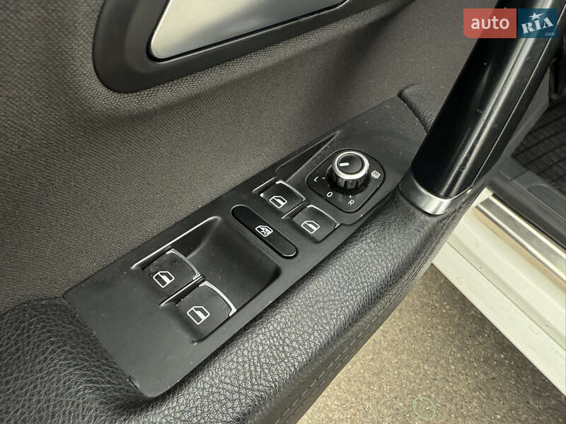 Купе Volkswagen CC / Passat CC 2009 в Николаеве фото 8 Купе Volkswagen CC / Passat CC 2009 в Николаеве
