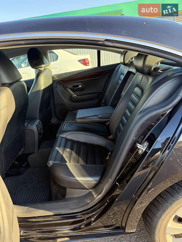 Купе Volkswagen CC / Passat CC 2011 в Умані