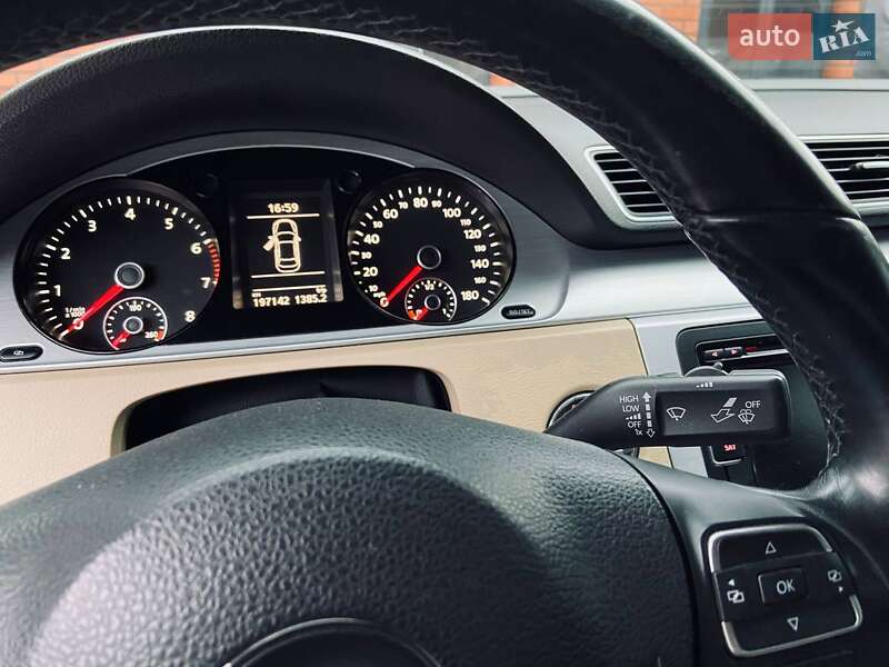 Купе Volkswagen CC / Passat CC 2012 в Миколаєві