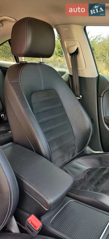 Купе Volkswagen CC / Passat CC 2012 в Каменском