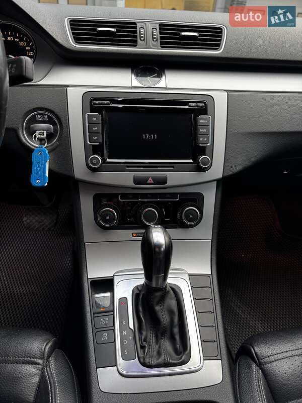 Купе Volkswagen CC / Passat CC 2011 в Киеве