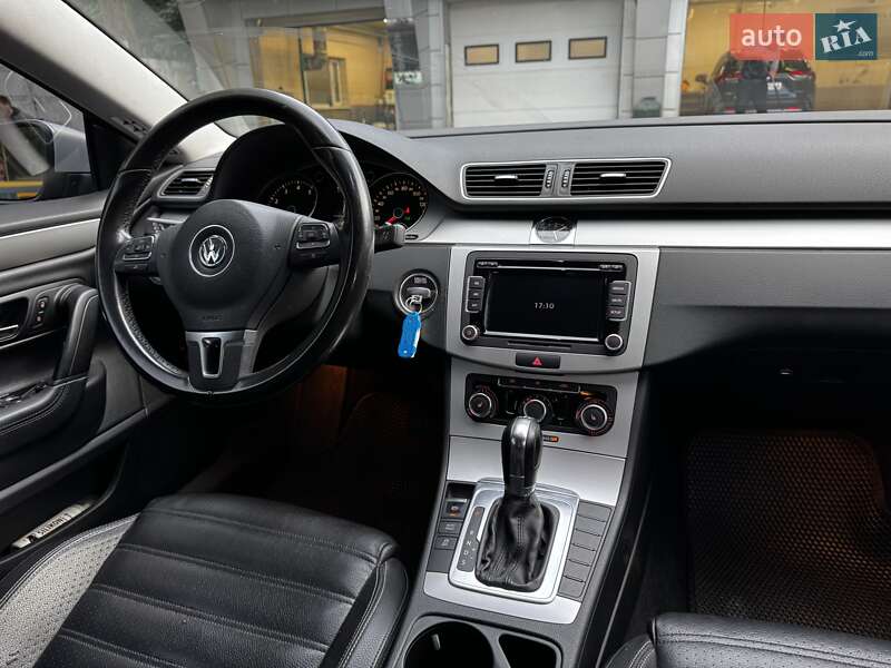 Купе Volkswagen CC / Passat CC 2011 в Киеве
