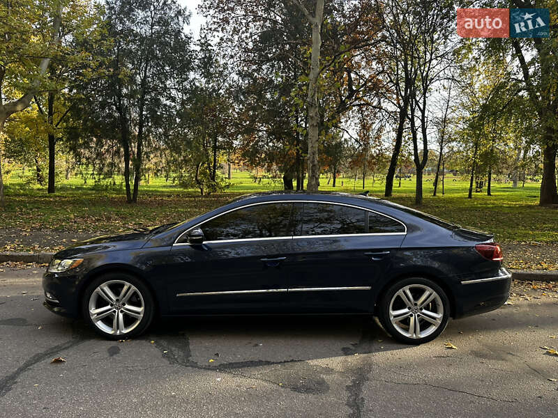 Купе Volkswagen CC / Passat CC 2012 в Миколаєві