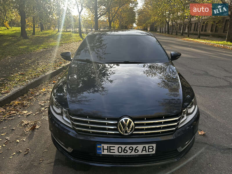 Купе Volkswagen CC / Passat CC 2012 в Миколаєві