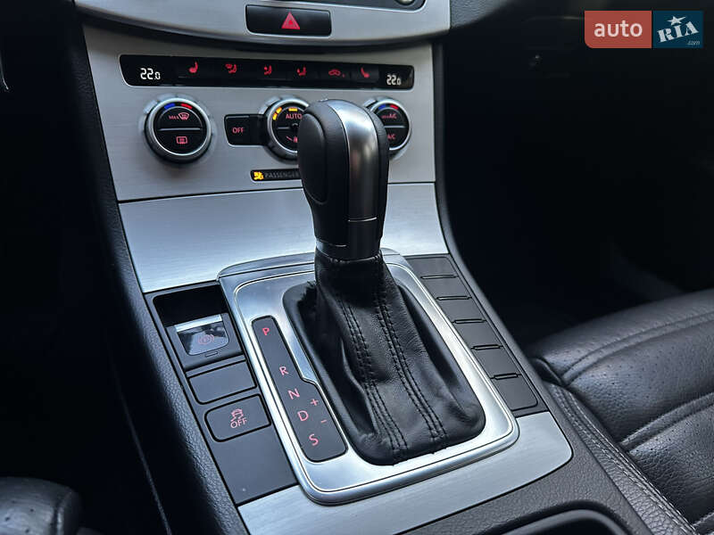 Купе Volkswagen CC / Passat CC 2012 в Миколаєві