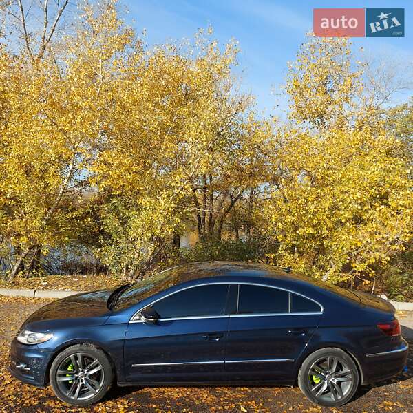 Купе Volkswagen CC / Passat CC 2012 в Дніпрі