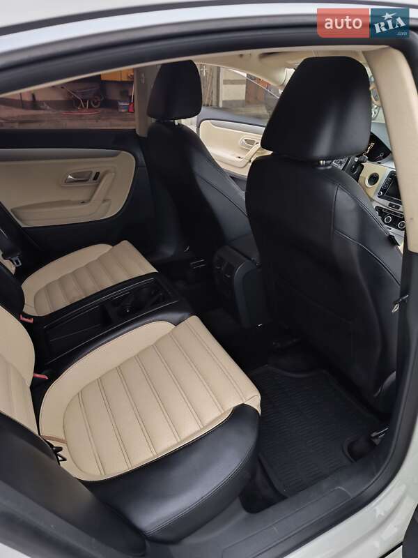 Купе Volkswagen CC / Passat CC 2011 в Шептицькому