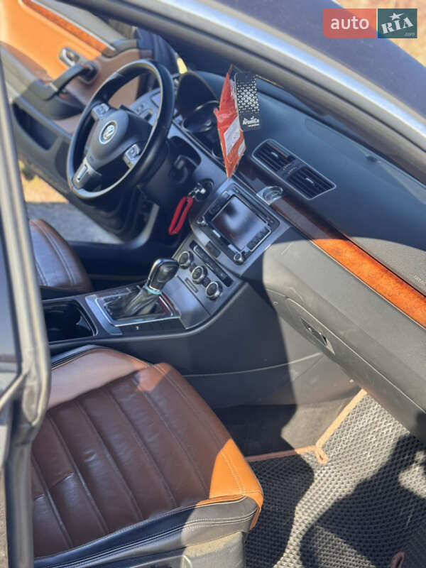 Купе Volkswagen CC / Passat CC 2012 в Іршаві