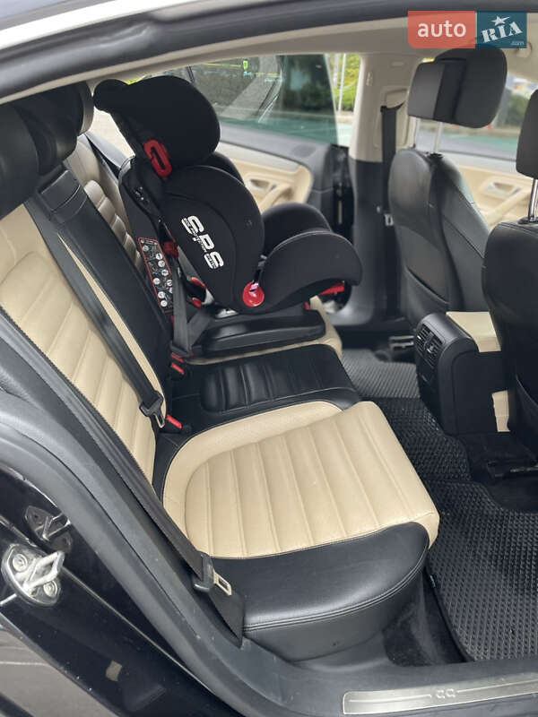 Купе Volkswagen CC / Passat CC 2012 в Києві