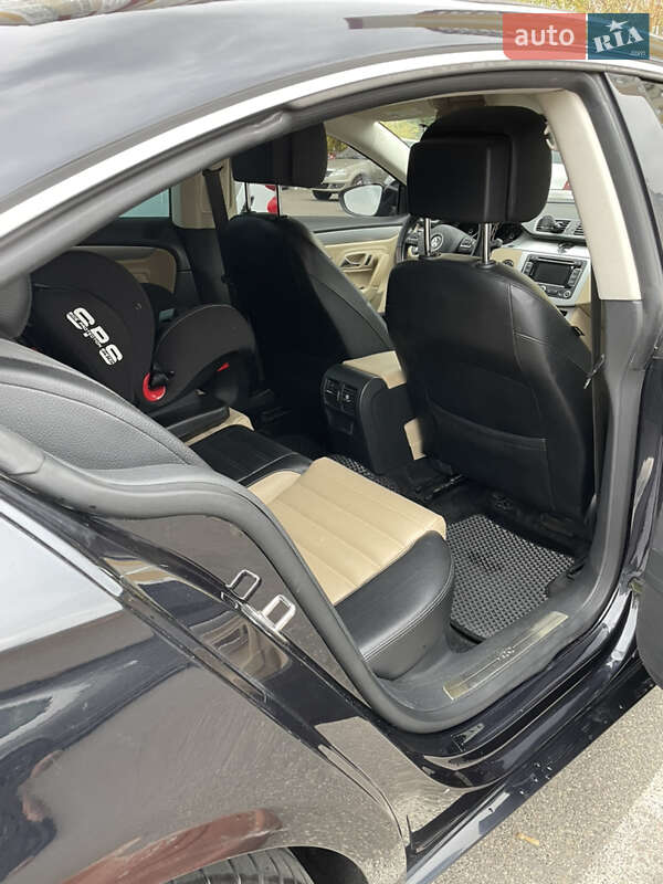 Купе Volkswagen CC / Passat CC 2012 в Києві