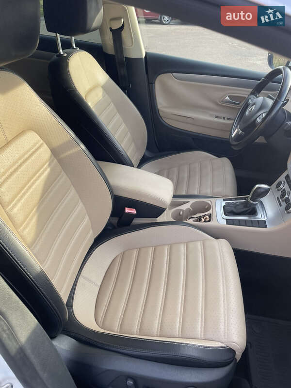 Купе Volkswagen CC / Passat CC 2014 в Киеве
