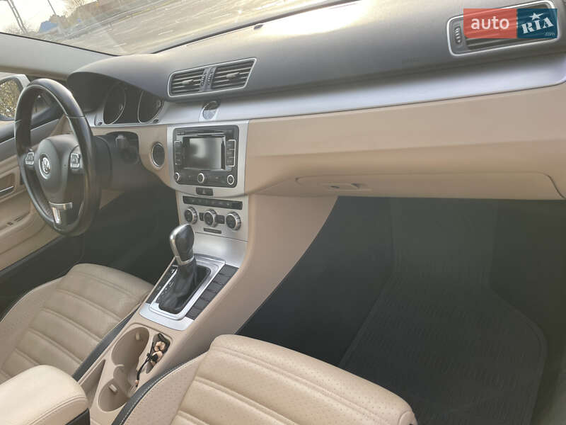 Купе Volkswagen CC / Passat CC 2014 в Киеве