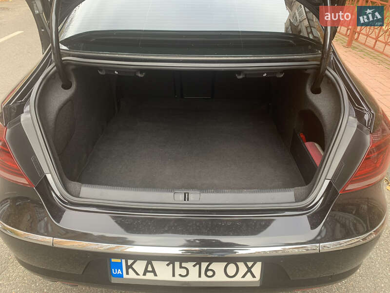 Купе Volkswagen CC / Passat CC 2012 в Києві
