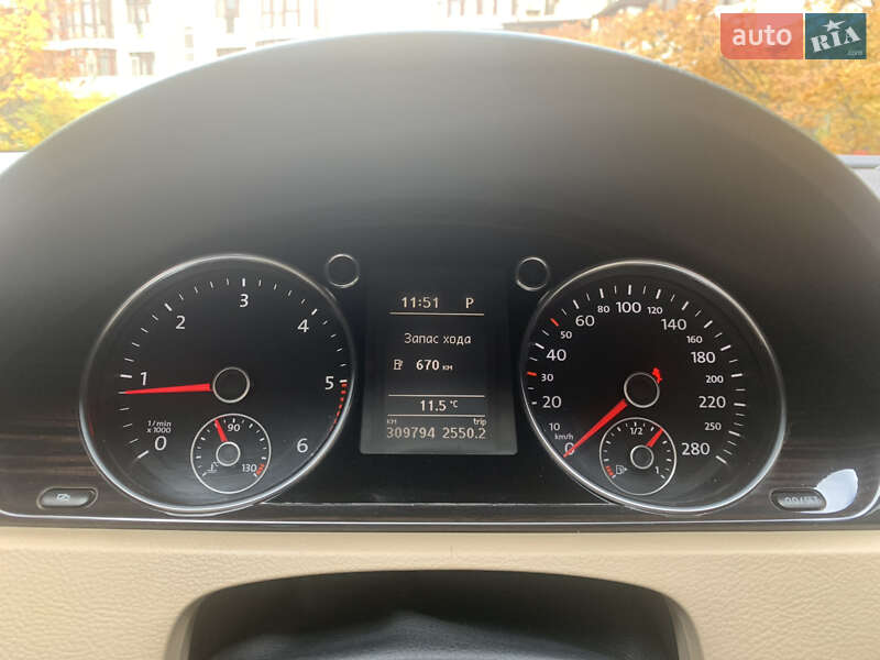 Купе Volkswagen CC / Passat CC 2012 в Києві