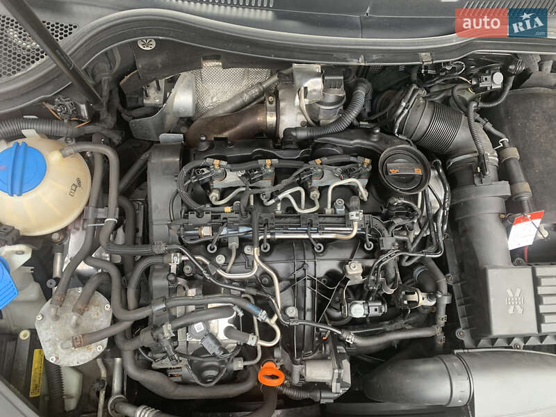 Купе Volkswagen CC / Passat CC 2012 в Києві